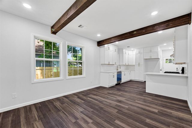 7135 Avenue E, Houston, TX 77011