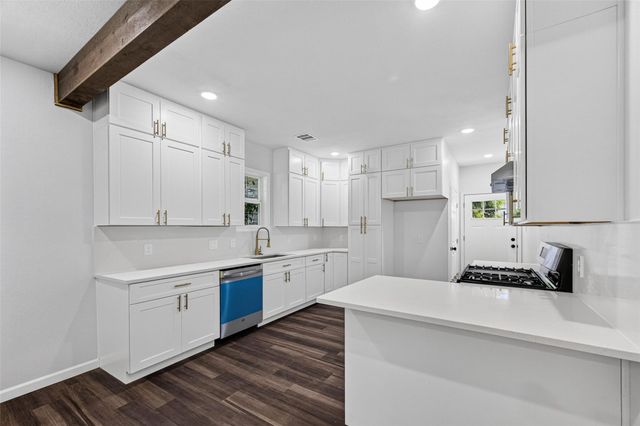 7135 Avenue E, Houston, TX 77011