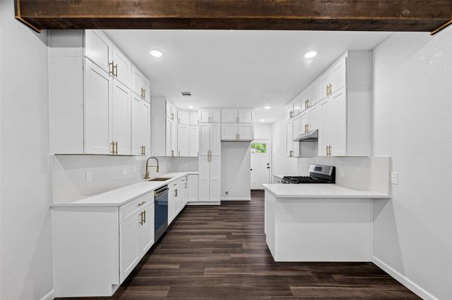 7135 Avenue E, Houston, TX 77011