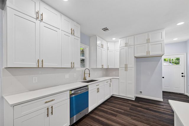 7135 Avenue E, Houston, TX 77011