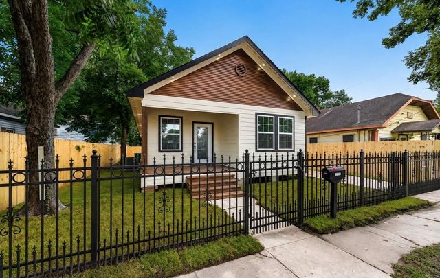 7135 Avenue E, Houston, TX 77011