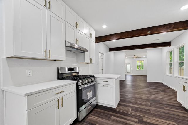 7135 Avenue E, Houston, TX 77011