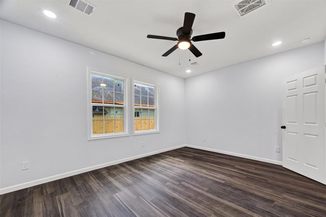 7135 Avenue E, Houston, TX 77011