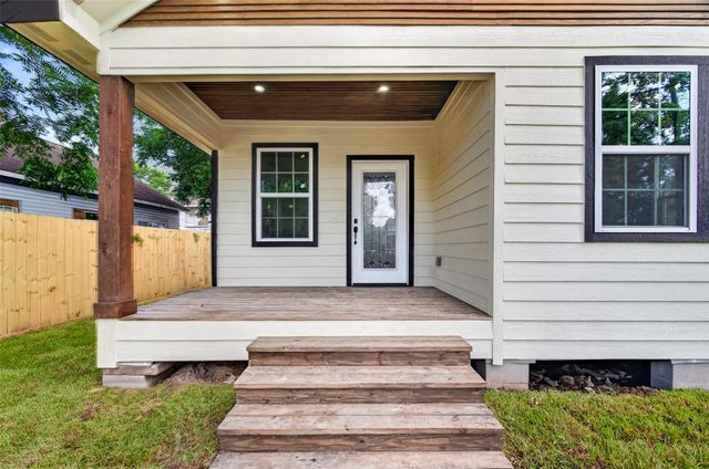 7135 Avenue E, Houston, TX 77011