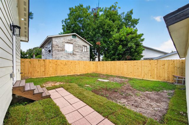 7135 Avenue E, Houston, TX 77011