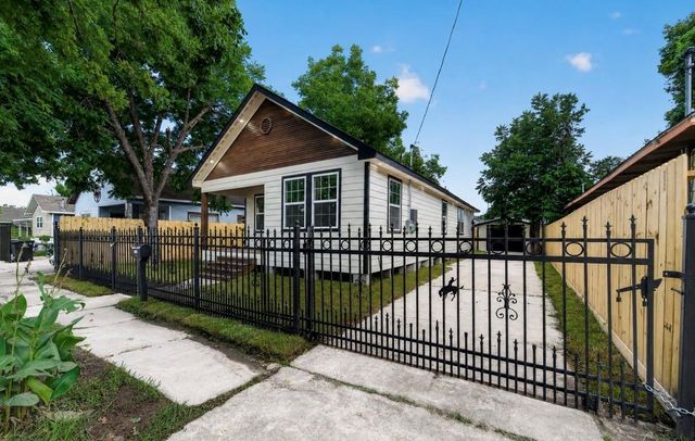 7135 Avenue E, Houston, TX 77011