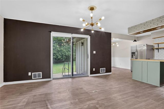 11149 Spring Valley Road, Kansas City, MO 64134
