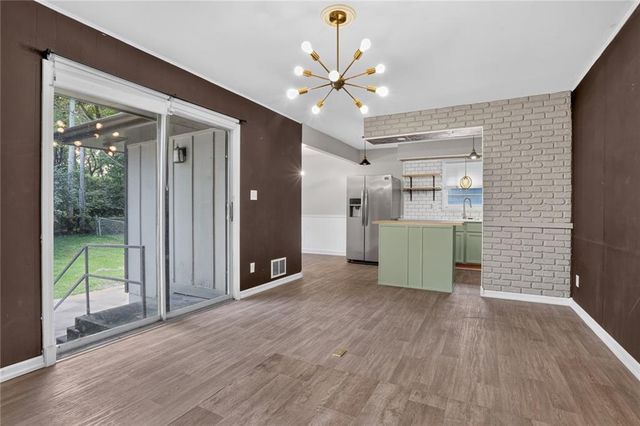 11149 Spring Valley Road, Kansas City, MO 64134