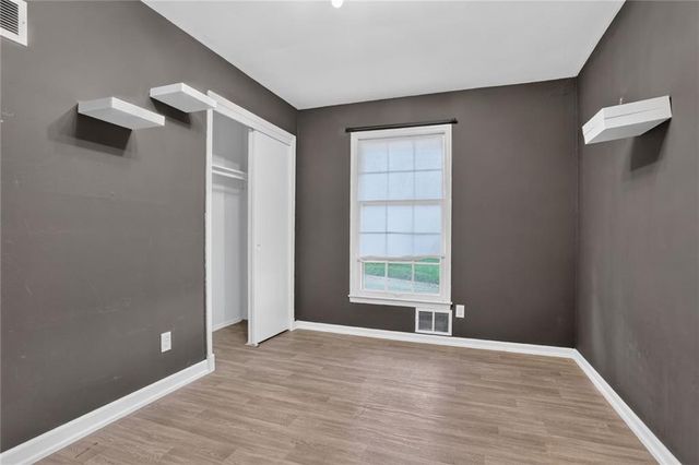 11149 Spring Valley Road, Kansas City, MO 64134