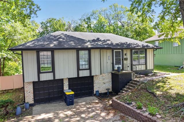 11149 Spring Valley Road, Kansas City, MO 64134