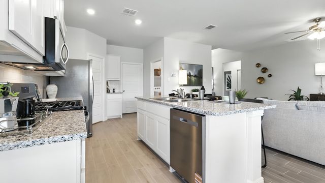 900 PARKVISTA Drive, Cleburne, TX 76031