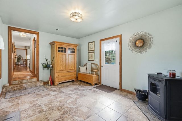 6 Brittany Dr, Palmer, MA 01069