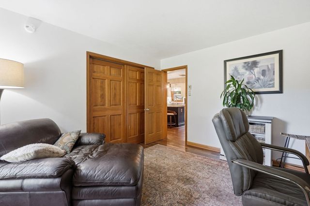 6 Brittany Dr, Palmer, MA 01069