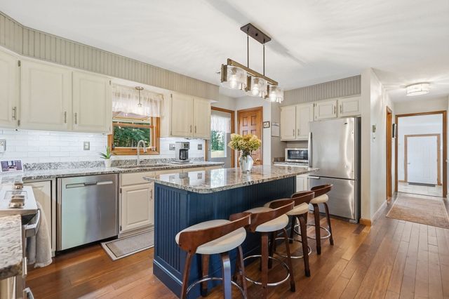 6 Brittany Dr, Palmer, MA 01069