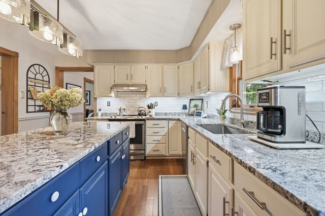 6 Brittany Dr, Palmer, MA 01069