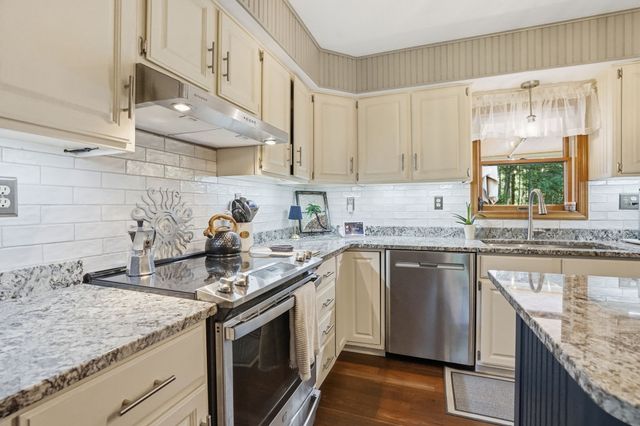 6 Brittany Dr, Palmer, MA 01069