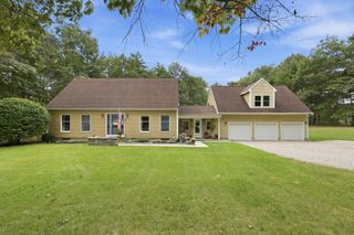 6 Brittany Dr, Palmer, MA 01069