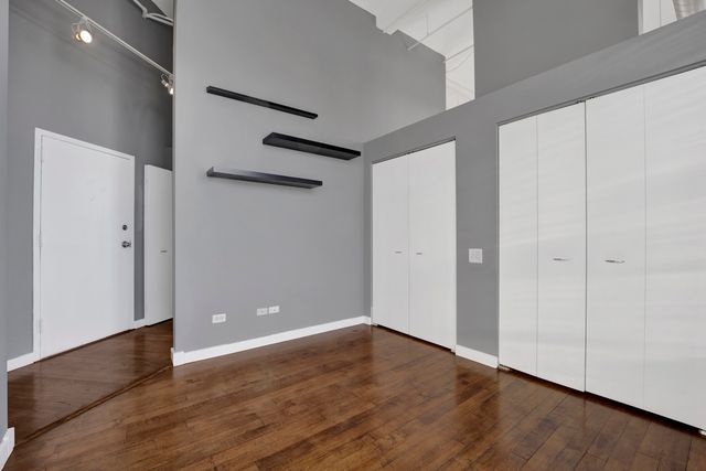 500 S CLINTON Street 817, Chicago, IL 60607