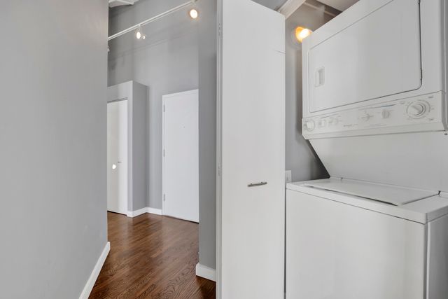 500 S CLINTON Street 817, Chicago, IL 60607