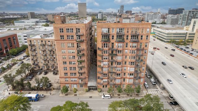 500 S CLINTON Street 817, Chicago, IL 60607
