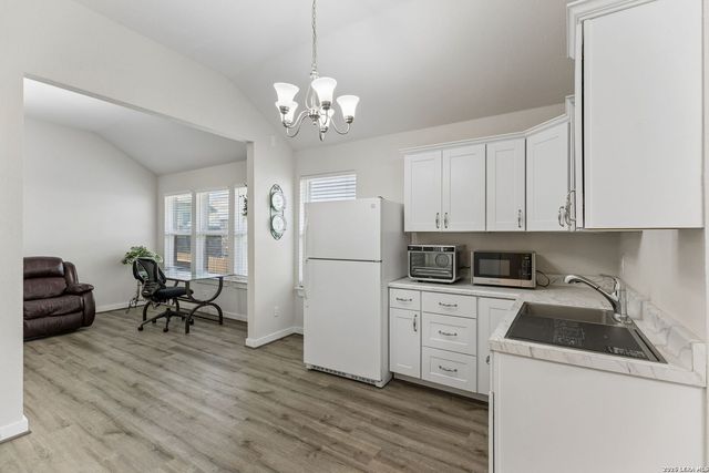 2224 Sur Ave, New Braunfels, TX 78132
