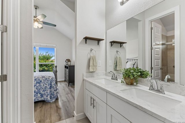 2224 Sur Ave, New Braunfels, TX 78132