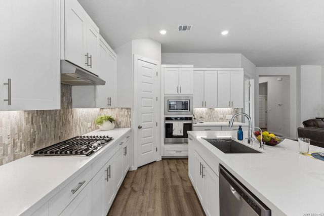 2224 Sur Ave, New Braunfels, TX 78132