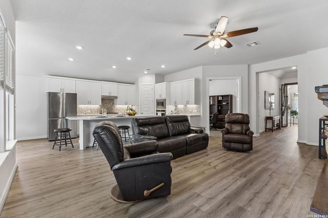 2224 Sur Ave, New Braunfels, TX 78132