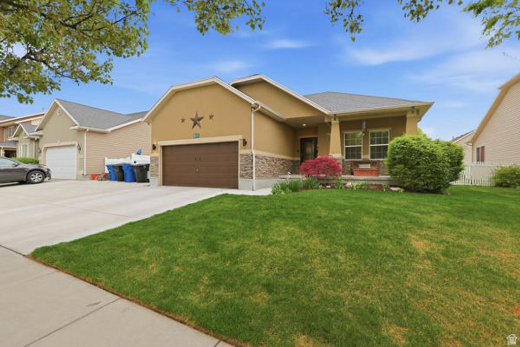 Image 2 of property listing at 262 HEIDELBERG PL, Stansbury Park, UT 84074