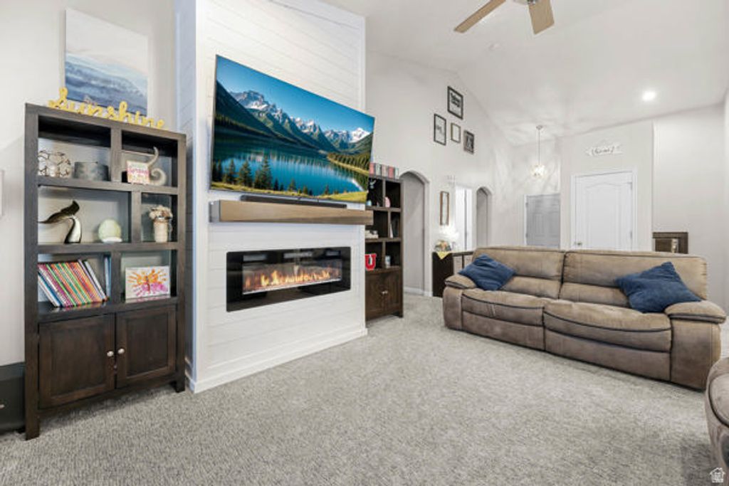 Image 13 of property listing at 262 HEIDELBERG PL, Stansbury Park, UT 84074