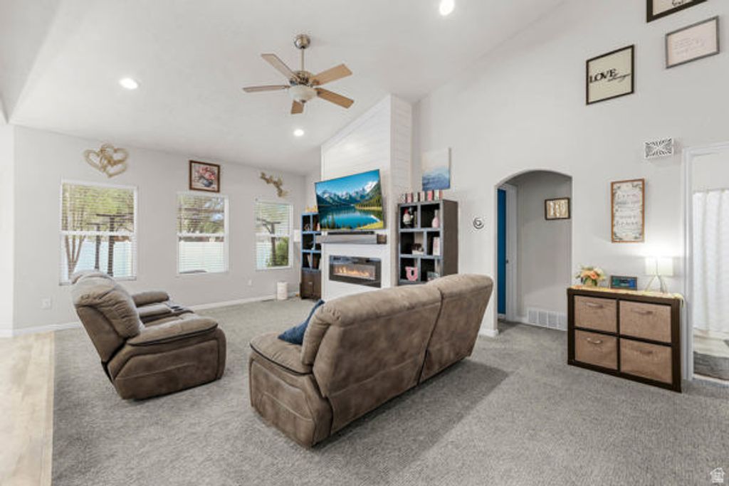 Image 15 of property listing at 262 HEIDELBERG PL, Stansbury Park, UT 84074