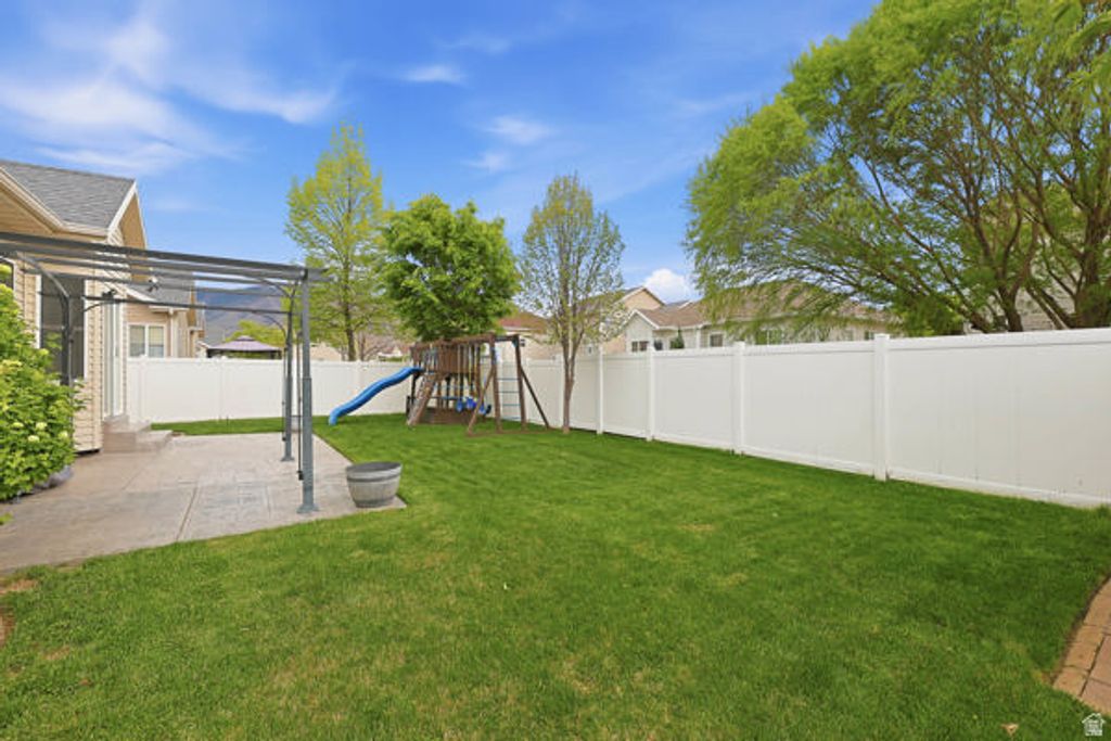 Image 37 of property listing at 262 HEIDELBERG PL, Stansbury Park, UT 84074