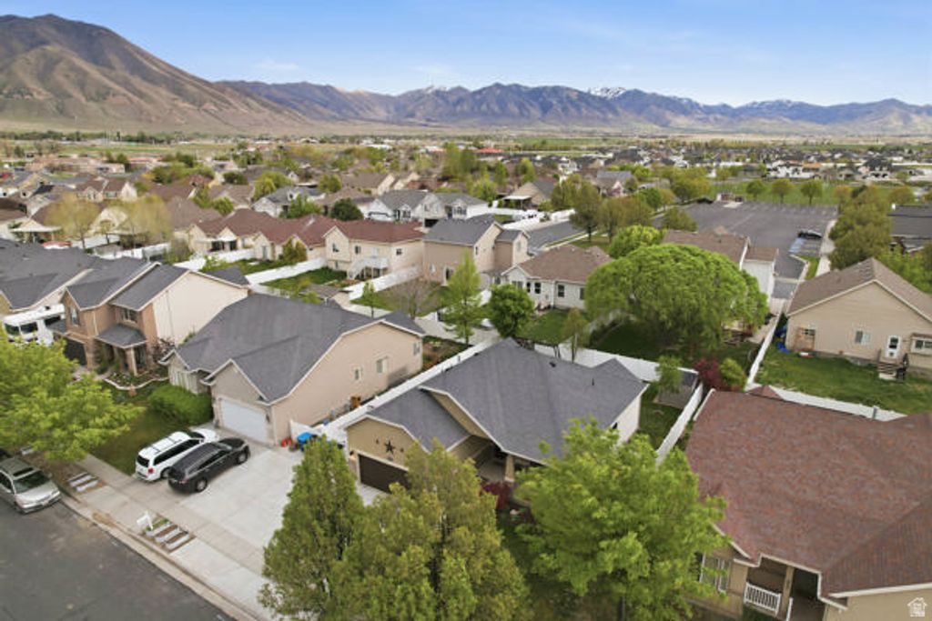 Image 40 of property listing at 262 HEIDELBERG PL, Stansbury Park, UT 84074