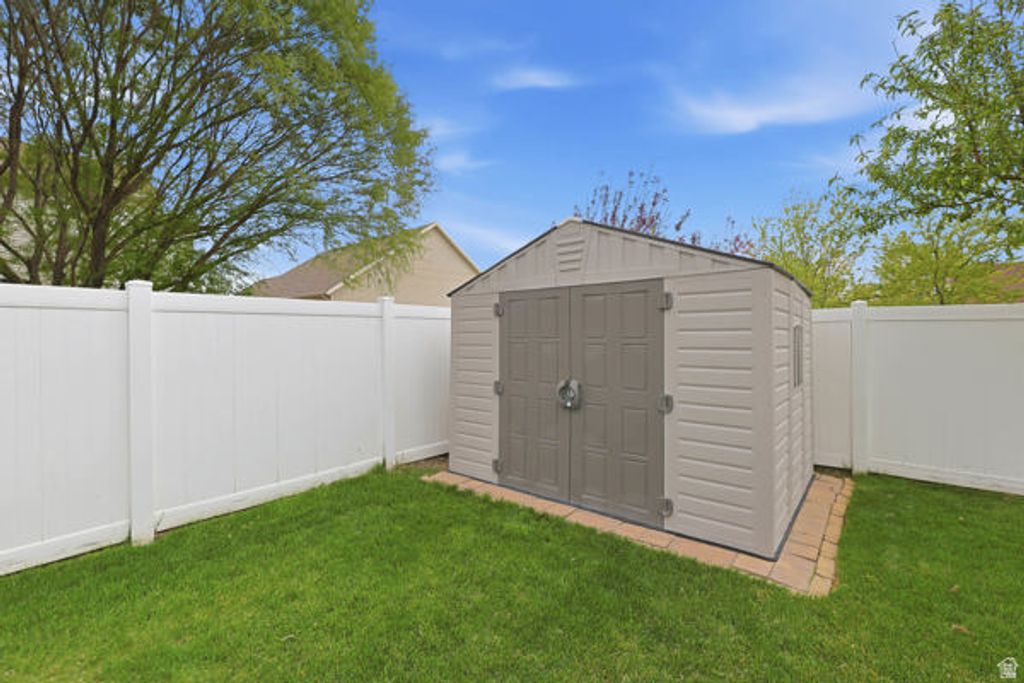 Image 41 of property listing at 262 HEIDELBERG PL, Stansbury Park, UT 84074