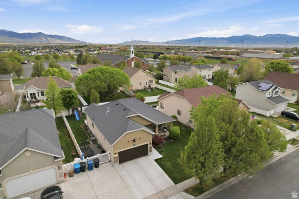 Image 42 of property listing at 262 HEIDELBERG PL, Stansbury Park, UT 84074