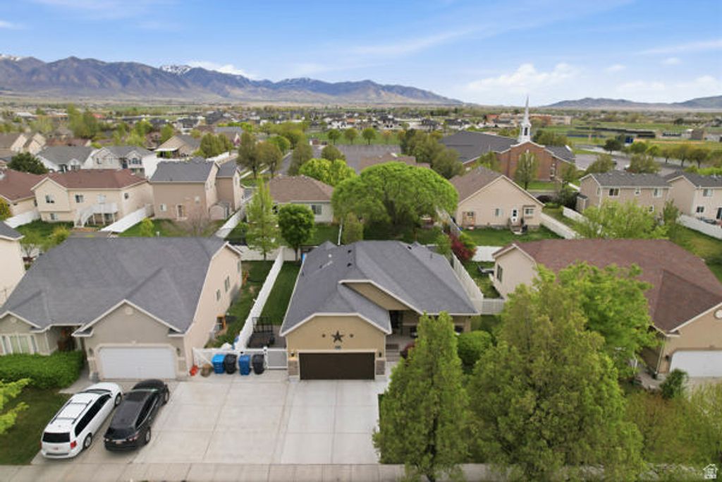 Image 43 of property listing at 262 HEIDELBERG PL, Stansbury Park, UT 84074