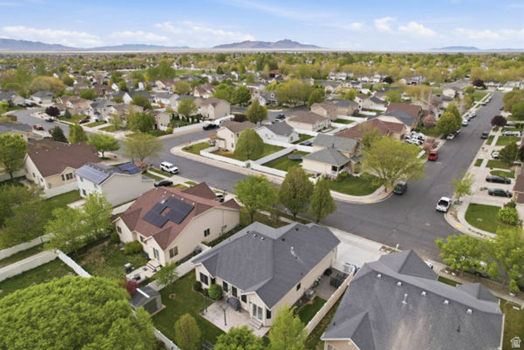 Image 45 of property listing at 262 HEIDELBERG PL, Stansbury Park, UT 84074