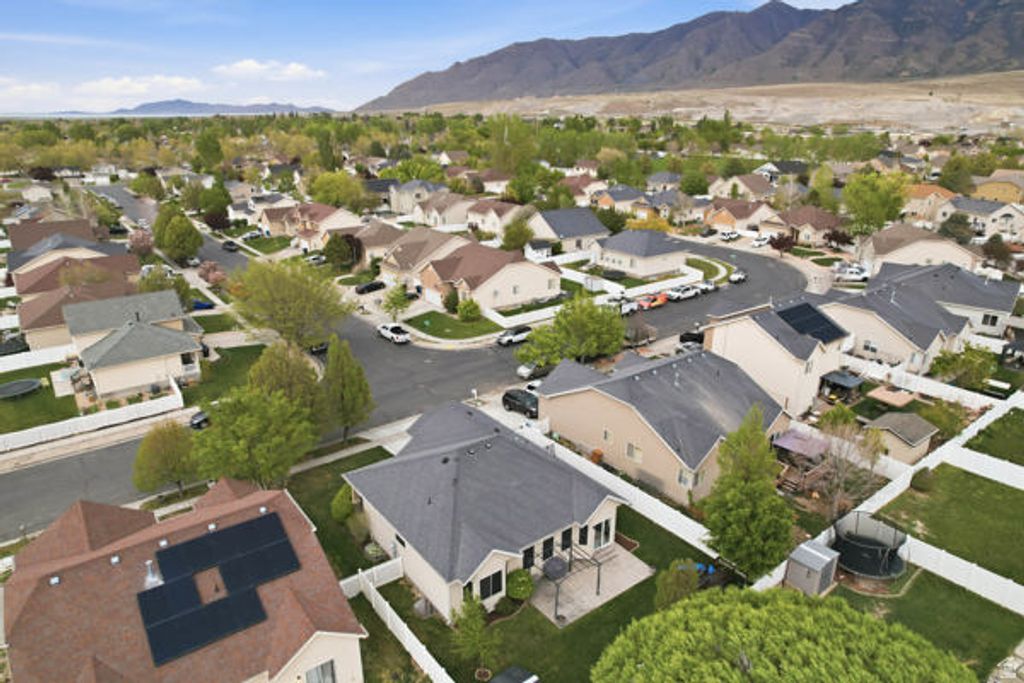 Image 46 of property listing at 262 HEIDELBERG PL, Stansbury Park, UT 84074