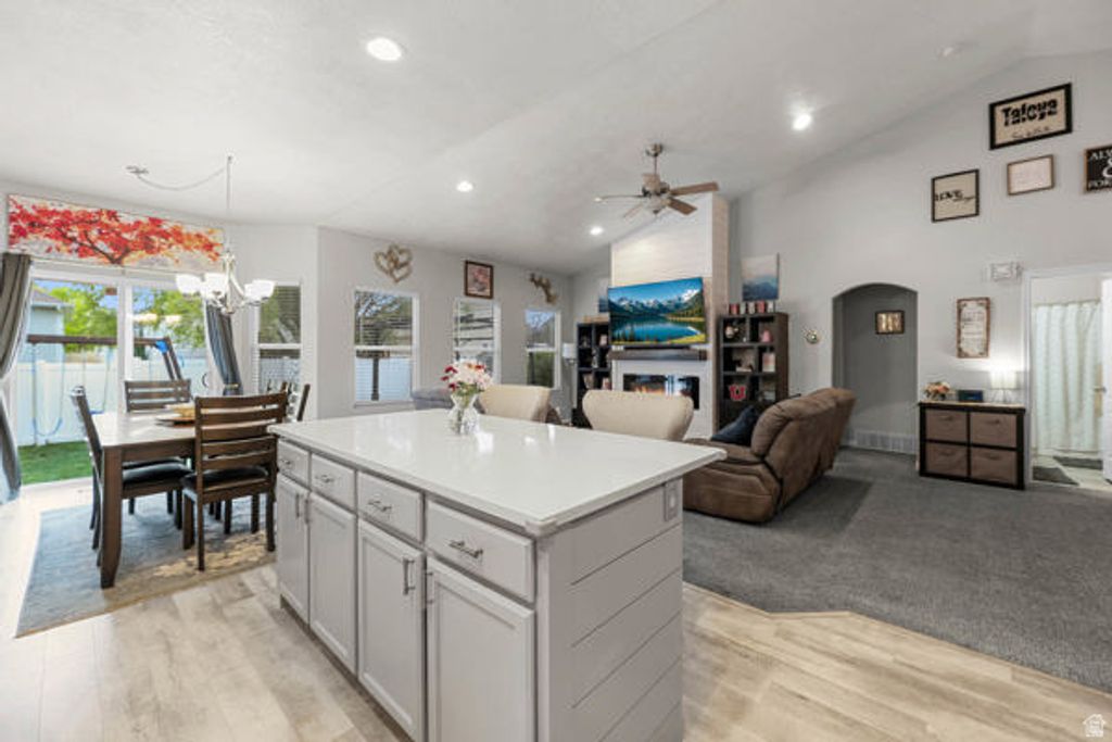 Image 8 of property listing at 262 HEIDELBERG PL, Stansbury Park, UT 84074