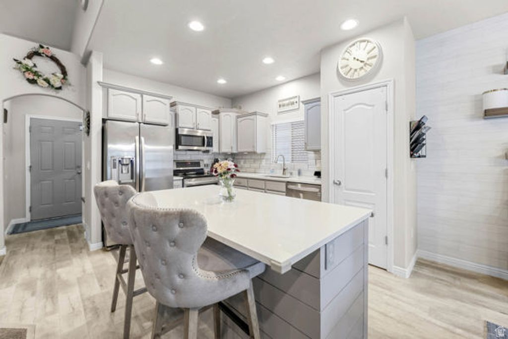Image 10 of property listing at 262 HEIDELBERG PL, Stansbury Park, UT 84074