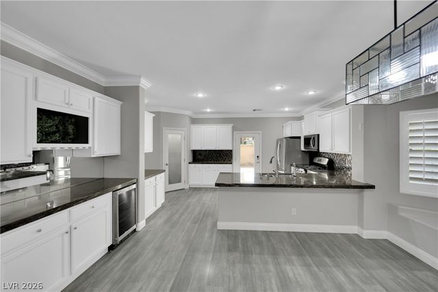 5017 Lower Falls Court, Las Vegas, NV 89141