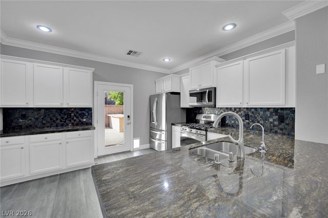 5017 Lower Falls Court, Las Vegas, NV 89141