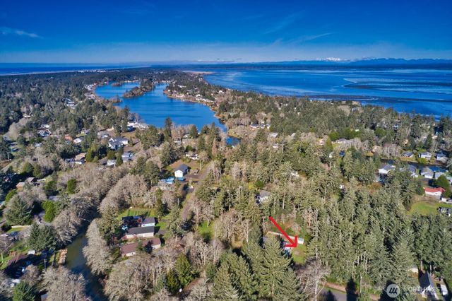 864 Hassalo Avenue SE, Ocean Shores, WA 98569