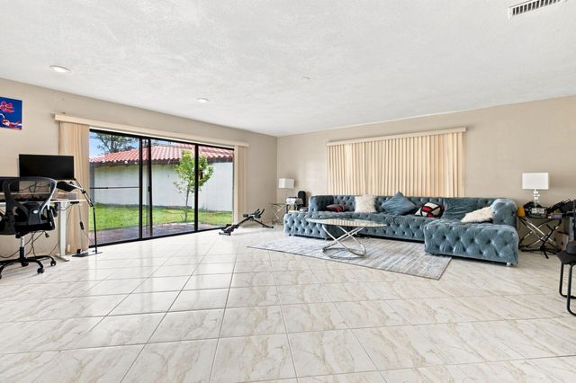 7918 HIBISCUS Circle 59, Tamarac, FL 33321