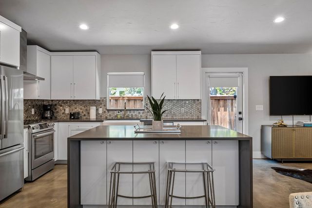 2414 Kinney RD, Austin, TX 78704