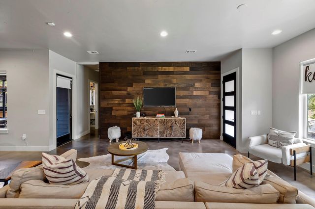 2414 Kinney RD, Austin, TX 78704