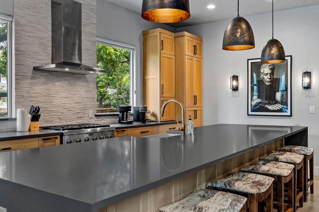 2414 Kinney RD, Austin, TX 78704