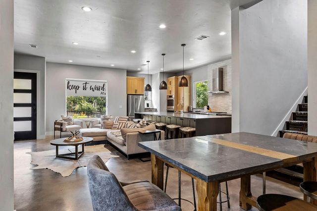 2414 Kinney RD, Austin, TX 78704