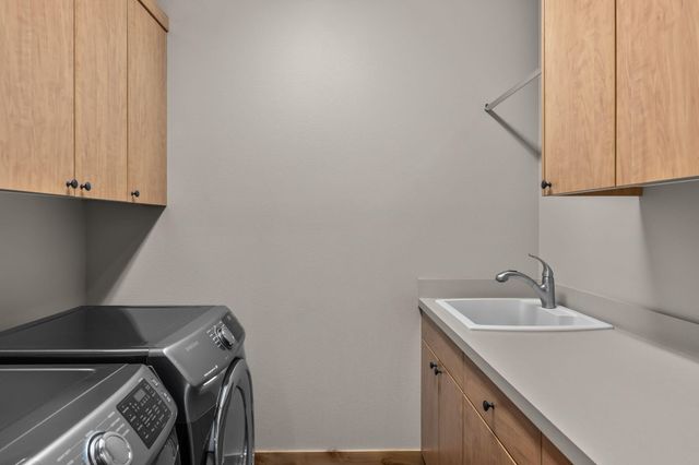 10103 Juniper Glen Circle, Redmond, OR 97756