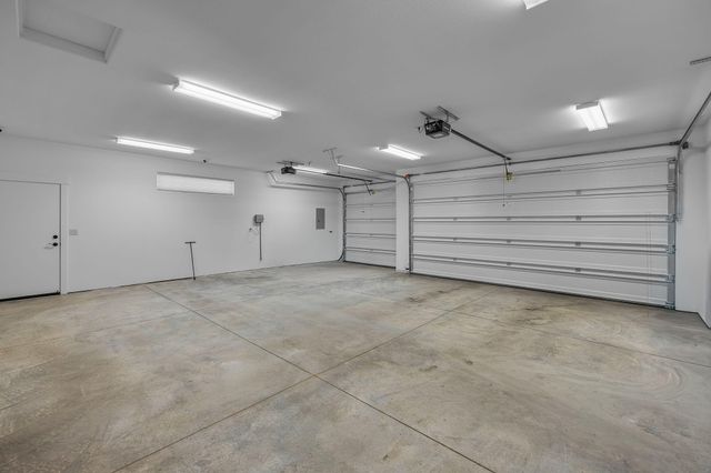 10103 Juniper Glen Circle, Redmond, OR 97756